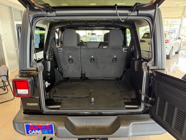 Jeep Wrangler Vehicle Full-screen Gallery Image 29