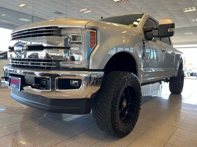 Ford Super Duty F-250 SRW Vehicle Full-screen Gallery Image 22