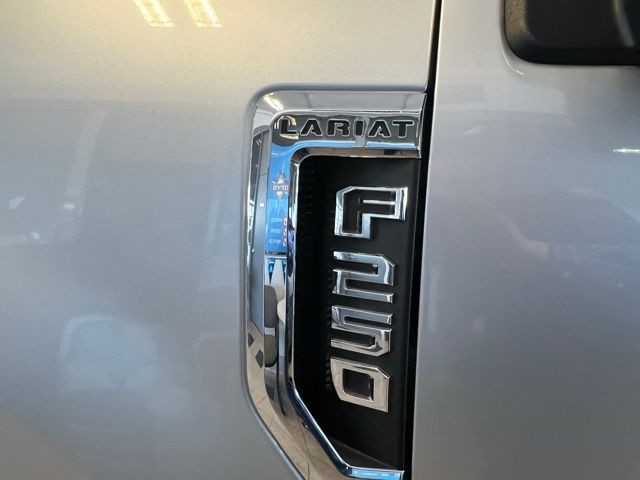 Ford Super Duty F-250 SRW Vehicle Full-screen Gallery Image 29