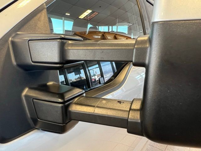 Ford Super Duty F-250 SRW Vehicle Full-screen Gallery Image 31