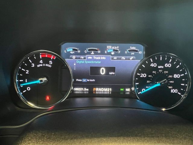 Ford Super Duty F-250 SRW Vehicle Full-screen Gallery Image 40