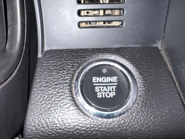 Ford Super Duty F-250 SRW Vehicle Full-screen Gallery Image 46