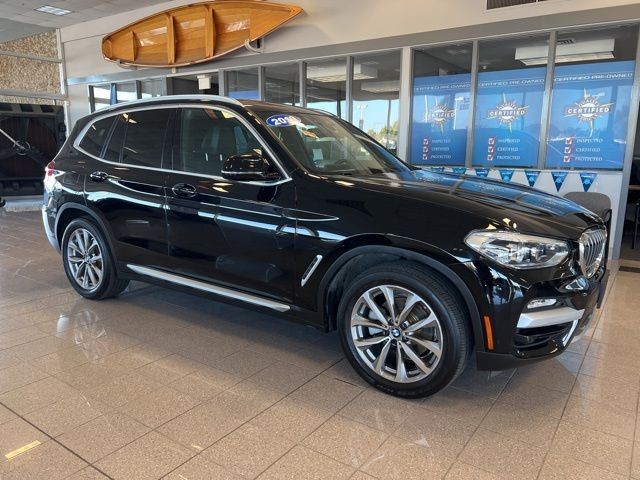 BMW X3 Vehicle Full-screen Gallery Image 03