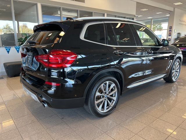 BMW X3 Vehicle Full-screen Gallery Image 06