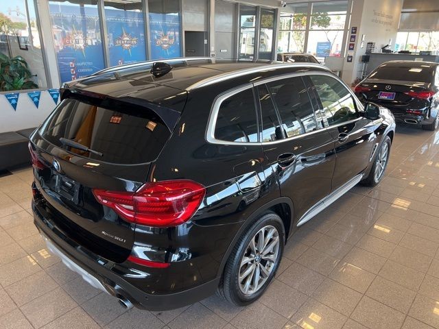 BMW X3 Vehicle Full-screen Gallery Image 07