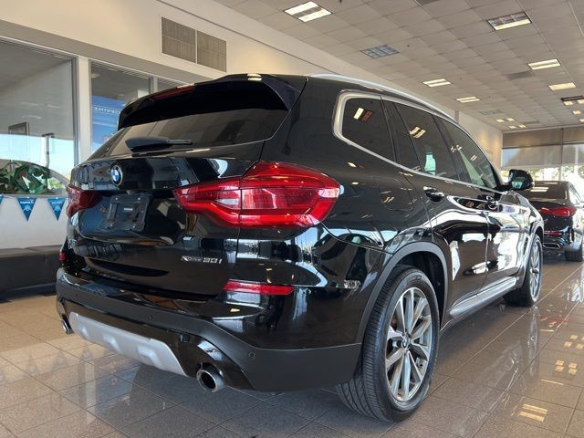 BMW X3 Vehicle Full-screen Gallery Image 08