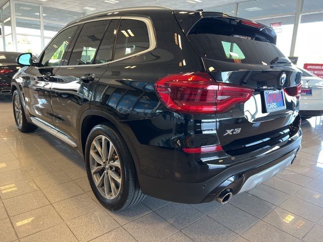 BMW X3 Vehicle Full-screen Gallery Image 11