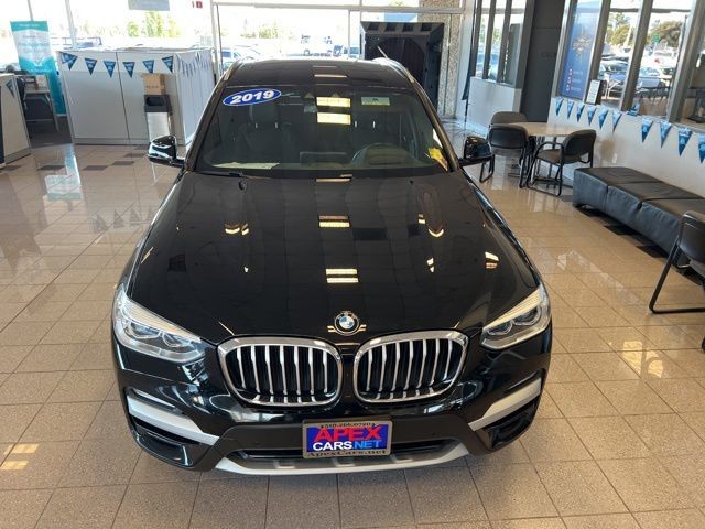 BMW X3 Vehicle Full-screen Gallery Image 19