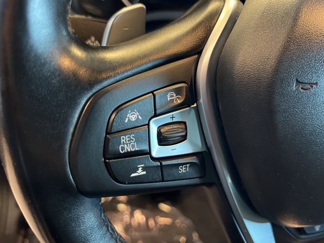 BMW X3 Vehicle Full-screen Gallery Image 24