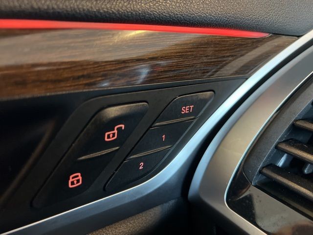 BMW X3 Vehicle Full-screen Gallery Image 34