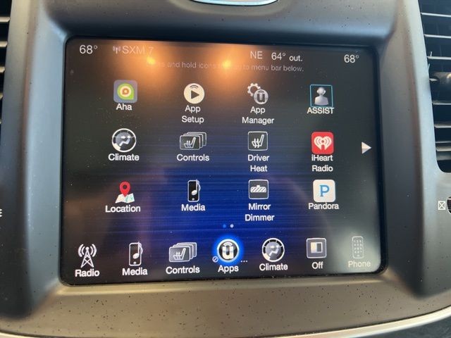 Chrysler 300 Vehicle Full-screen Gallery Image 27