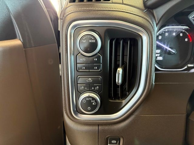 GMC Sierra 1500 Vehicle Full-screen Gallery Image 19