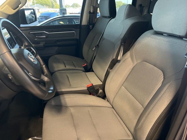 Ram 1500 Vehicle Full-screen Gallery Image 24