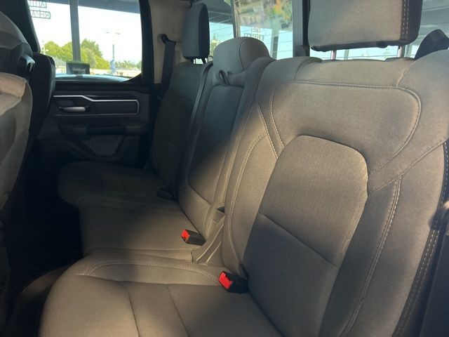 Ram 1500 Vehicle Full-screen Gallery Image 25