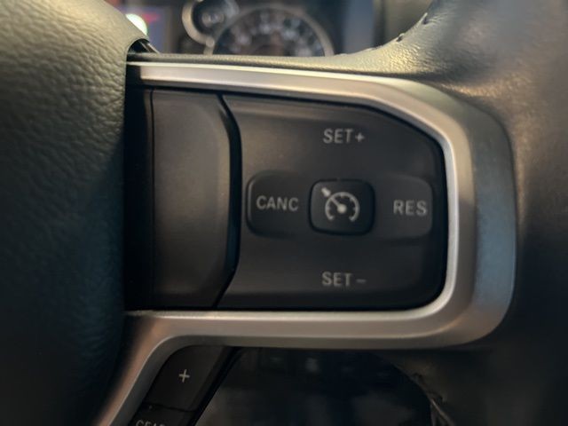 Ram 1500 Vehicle Full-screen Gallery Image 28