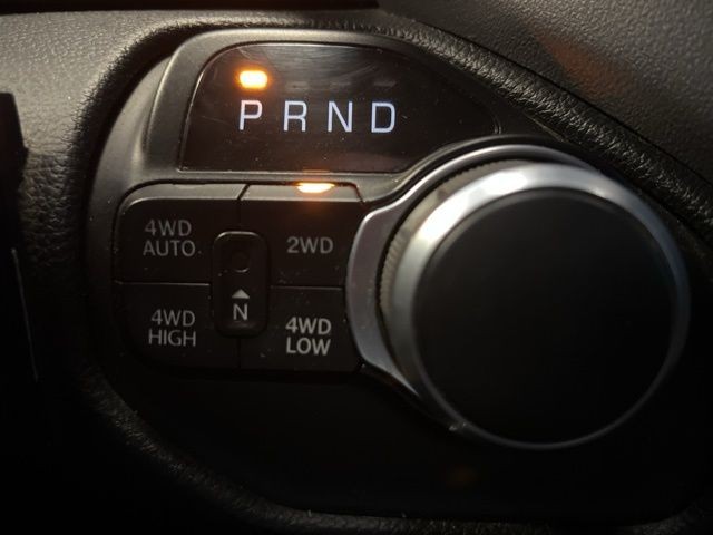 Ram 1500 Vehicle Full-screen Gallery Image 35