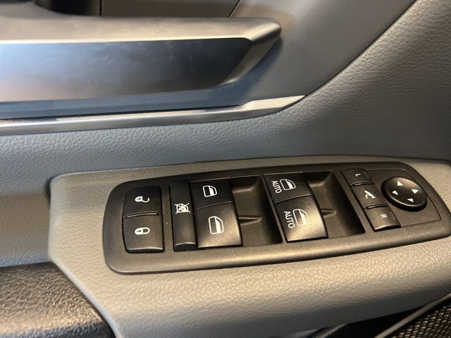 Ram 1500 Vehicle Full-screen Gallery Image 39