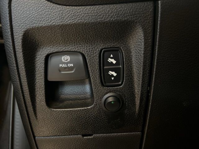 Ram 1500 Vehicle Full-screen Gallery Image 40