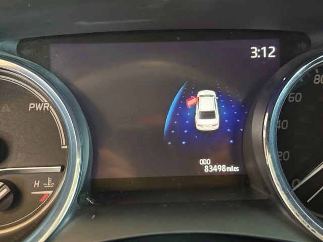 Toyota Camry Hybrid Vehicle Full-screen Gallery Image 12