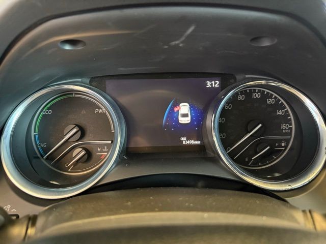 Toyota Camry Hybrid Vehicle Full-screen Gallery Image 13