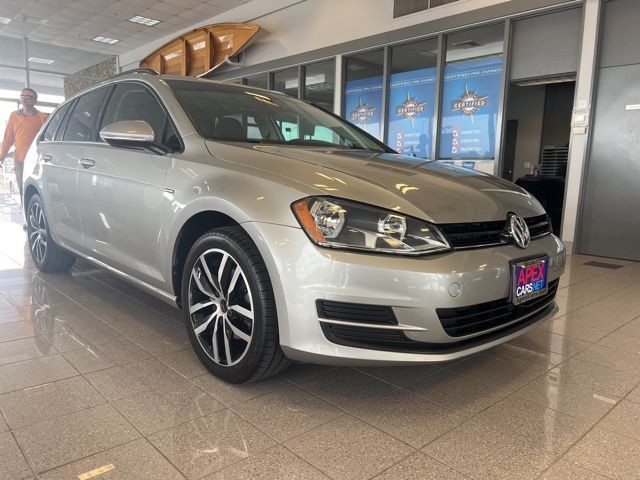 Volkswagen Golf SportWagen Vehicle Full-screen Gallery Image 03