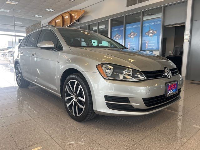 Volkswagen Golf SportWagen Vehicle Full-screen Gallery Image 04
