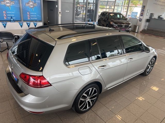 Volkswagen Golf SportWagen Vehicle Full-screen Gallery Image 06