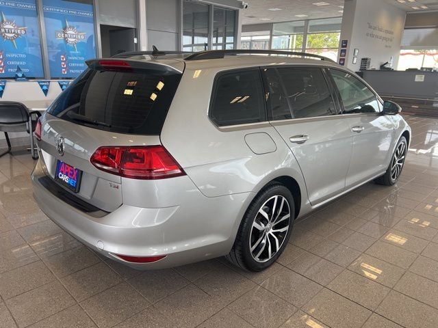 Volkswagen Golf SportWagen Vehicle Full-screen Gallery Image 07