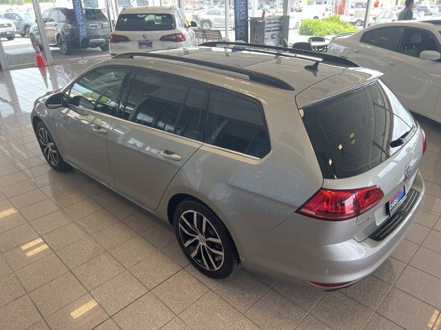 Volkswagen Golf SportWagen Vehicle Full-screen Gallery Image 13