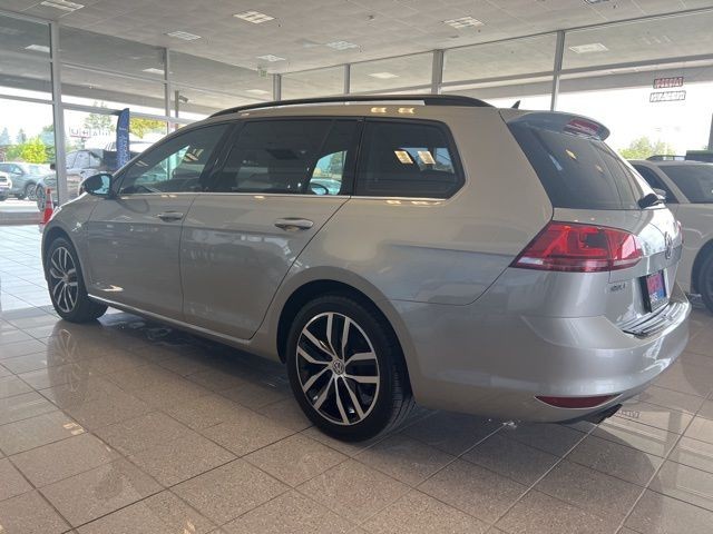 Volkswagen Golf SportWagen Vehicle Full-screen Gallery Image 14