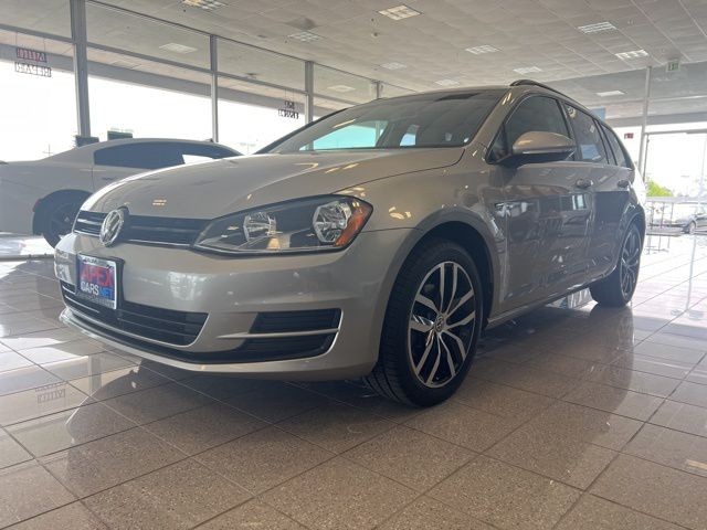 Volkswagen Golf SportWagen Vehicle Full-screen Gallery Image 17