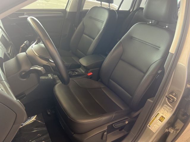 Volkswagen Golf SportWagen Vehicle Full-screen Gallery Image 20