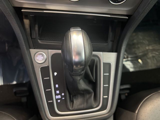 Volkswagen Golf SportWagen Vehicle Full-screen Gallery Image 31