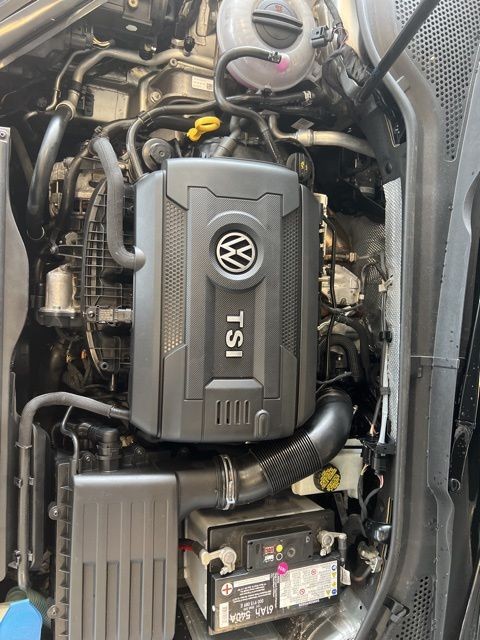 Volkswagen Golf SportWagen Vehicle Full-screen Gallery Image 35