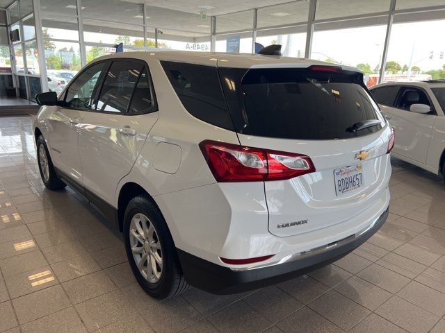 Chevrolet Equinox Vehicle Full-screen Gallery Image 10