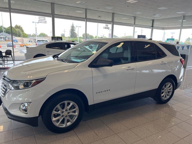 Chevrolet Equinox Vehicle Full-screen Gallery Image 13
