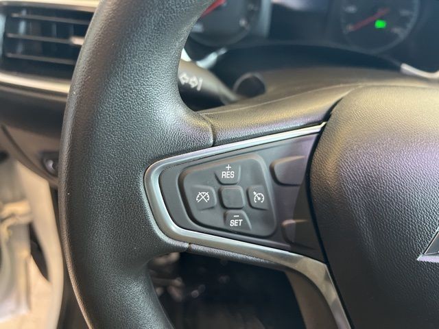 Chevrolet Equinox Vehicle Full-screen Gallery Image 25
