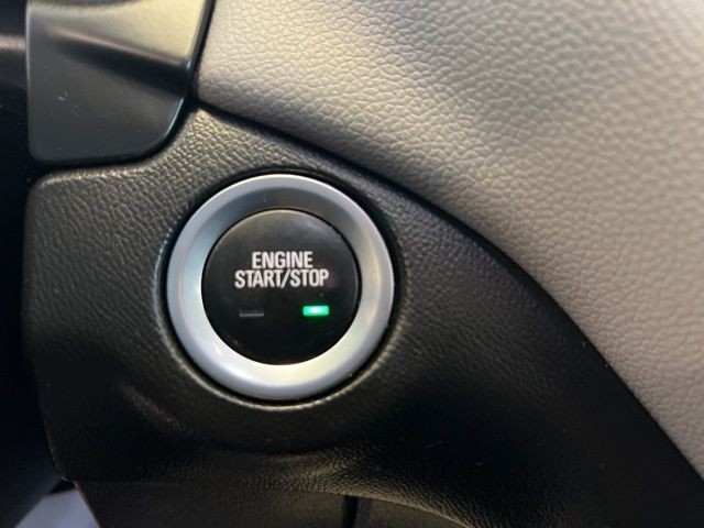 Chevrolet Equinox Vehicle Full-screen Gallery Image 32