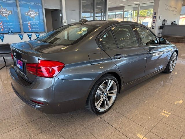 BMW 3 Series Vehicle Full-screen Gallery Image 03