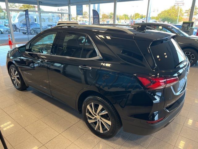 Chevrolet Equinox Vehicle Full-screen Gallery Image 12