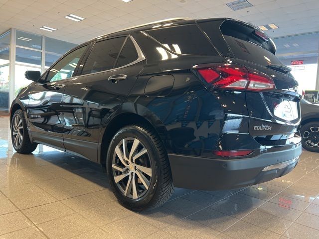 Chevrolet Equinox Vehicle Full-screen Gallery Image 13