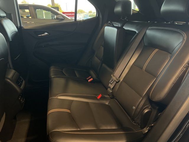 Chevrolet Equinox Vehicle Full-screen Gallery Image 21