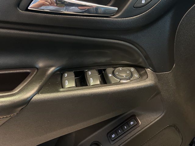 Chevrolet Equinox Vehicle Full-screen Gallery Image 27