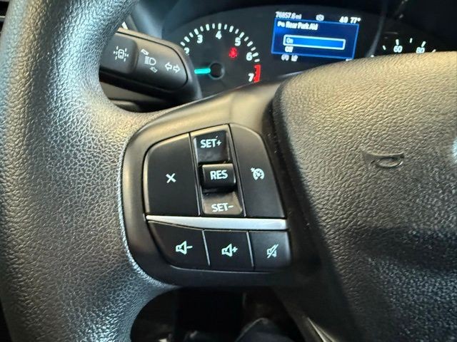 Ford Escape Vehicle Full-screen Gallery Image 18