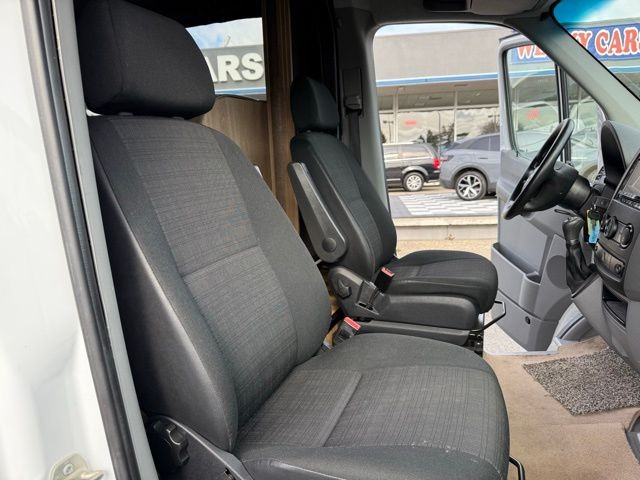 Mercedes-Benz Sprinter Chassis-Cabs Vehicle Full-screen Gallery Image 20