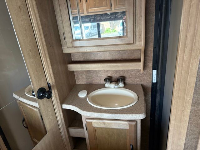 Mercedes-Benz Sprinter Chassis-Cabs Vehicle Full-screen Gallery Image 25