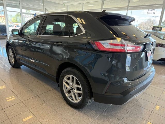 Ford Edge Vehicle Full-screen Gallery Image 05