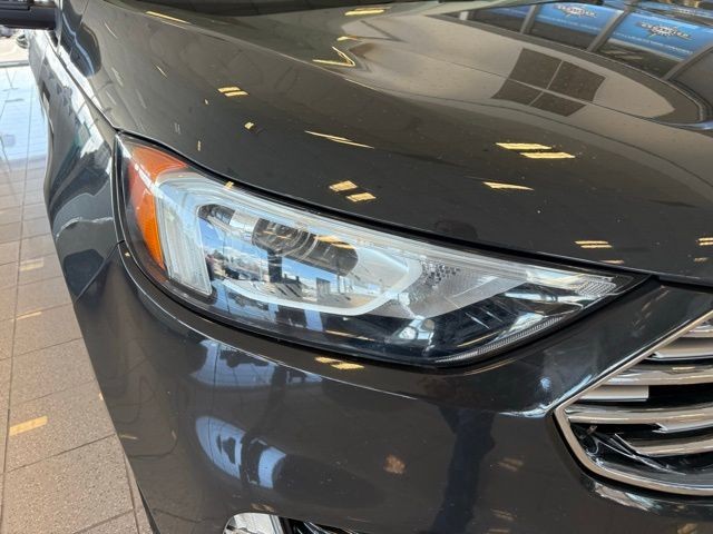Ford Edge Vehicle Full-screen Gallery Image 09