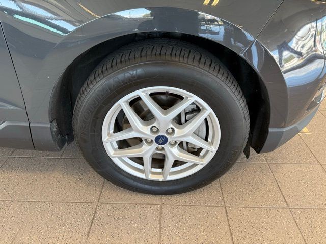 Ford Edge Vehicle Full-screen Gallery Image 10