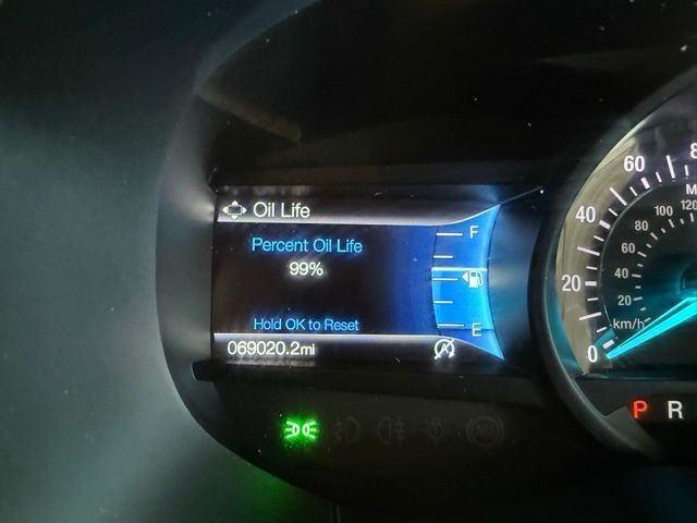 Ford Edge Vehicle Full-screen Gallery Image 12